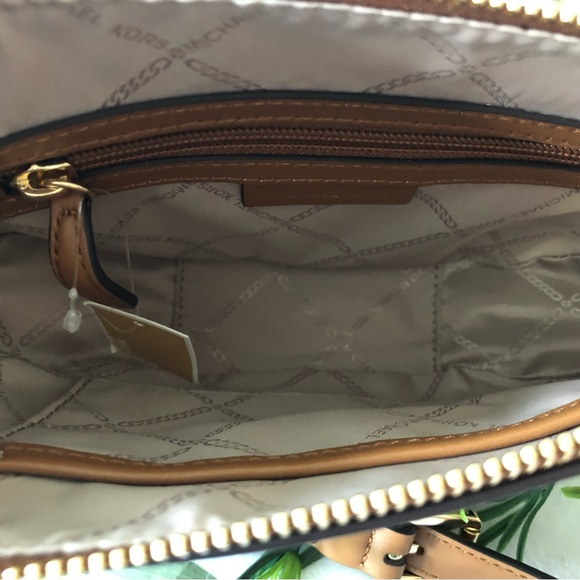 Michael Kors Dover Small Half Moon Pouchett, NWT - Picture 5 of 6